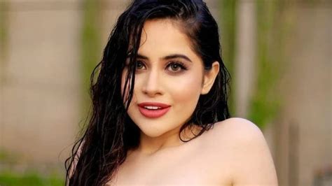 nude urfi|Sexy! Urfi Javed Goes Topless For Bold Photoshoot; Uses。